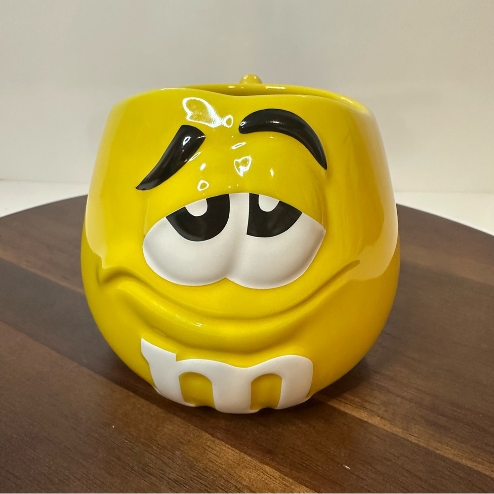 Vintage M&M Big Yellow Collectible Coffee 3D Embossed Ceramic Cup Mug 1997